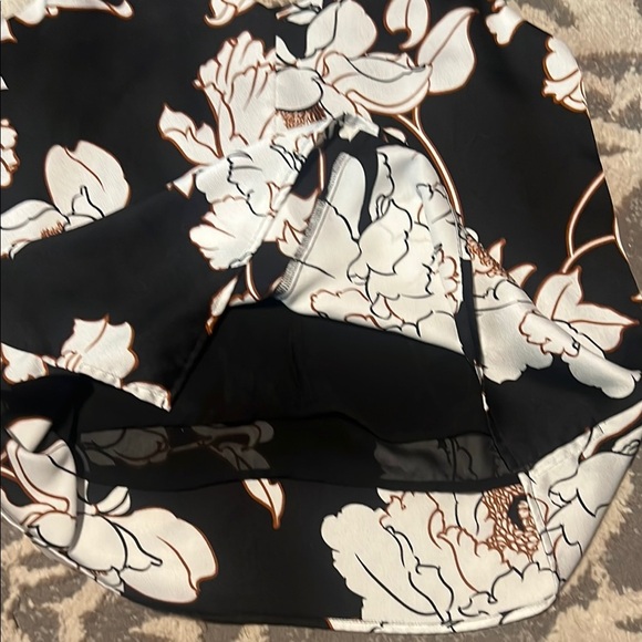 Apt. 9 Black and White Sleeveless Camisole with Spaghetti Straps lined - Picture 4 of 4